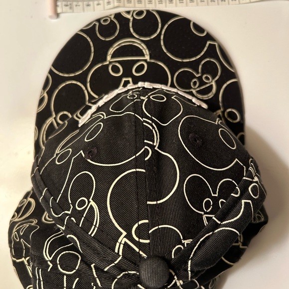 Deadmau5 Glow in the Dark SnapBack Hat - Picture 4 of 6
